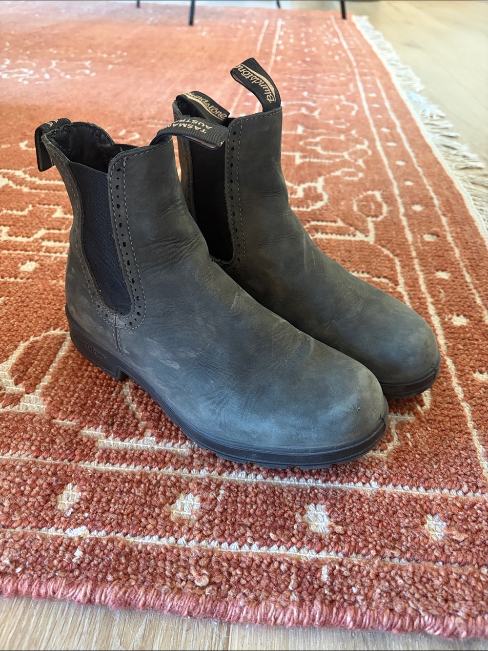 Blundstone Men's Chukka Chelsea Boots in Charcoal Gray